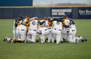 K-State throwing error hands West Virginia a win in the 11th inning